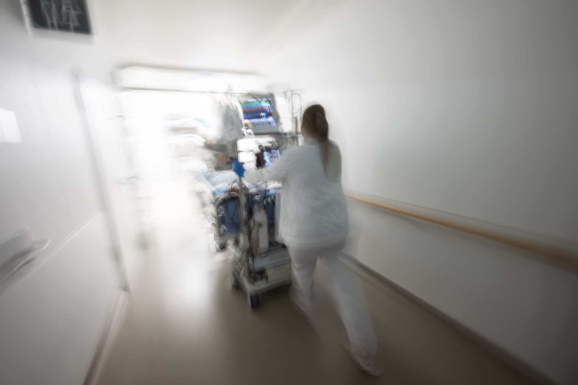 Großbritannien: Krankenschwester verliert Zulassung nach Facebook-Posts über illegale Einwanderung
