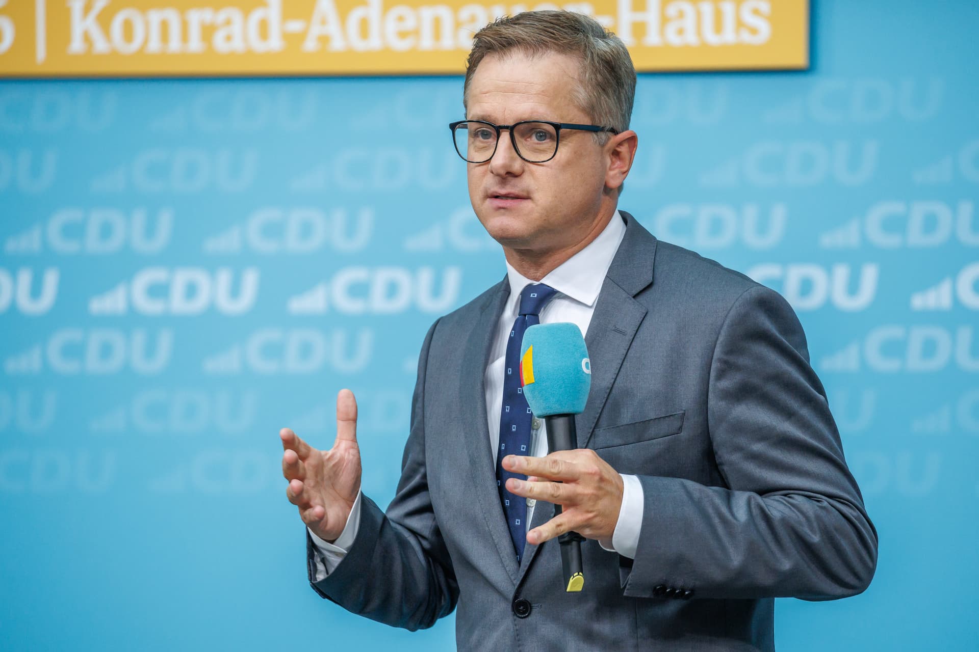 Spitzensteuersatz: Linnemann schließt höhere Reichensteuer nicht mehr aus