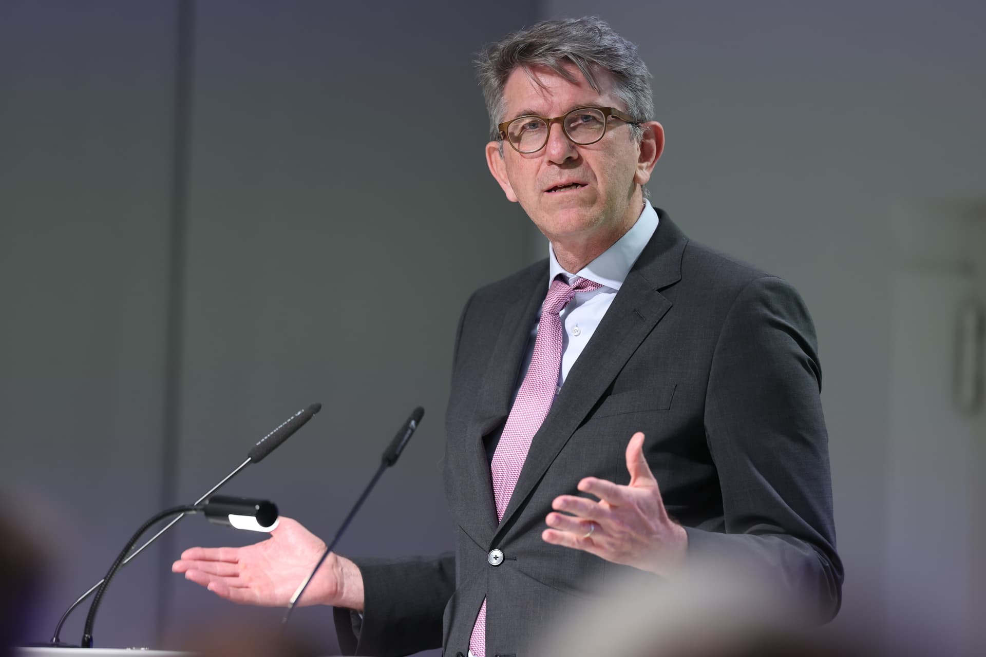 Internet soll „freundlicher Ort“ werden: So will Wolfram Weimer kritische Medien auf Youtube zensieren