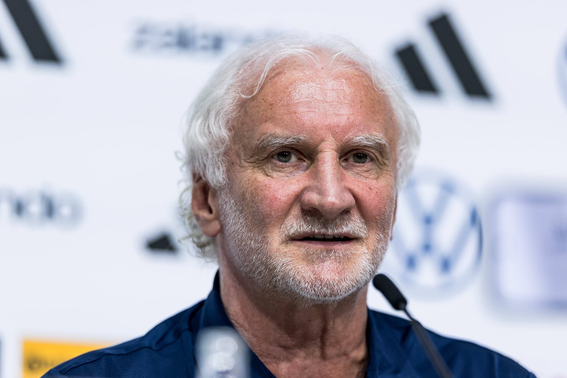 Rudi Völler will Fußball ohne Politik: „Wir sind da, um eine Weltmeisterschaft zu spielen”