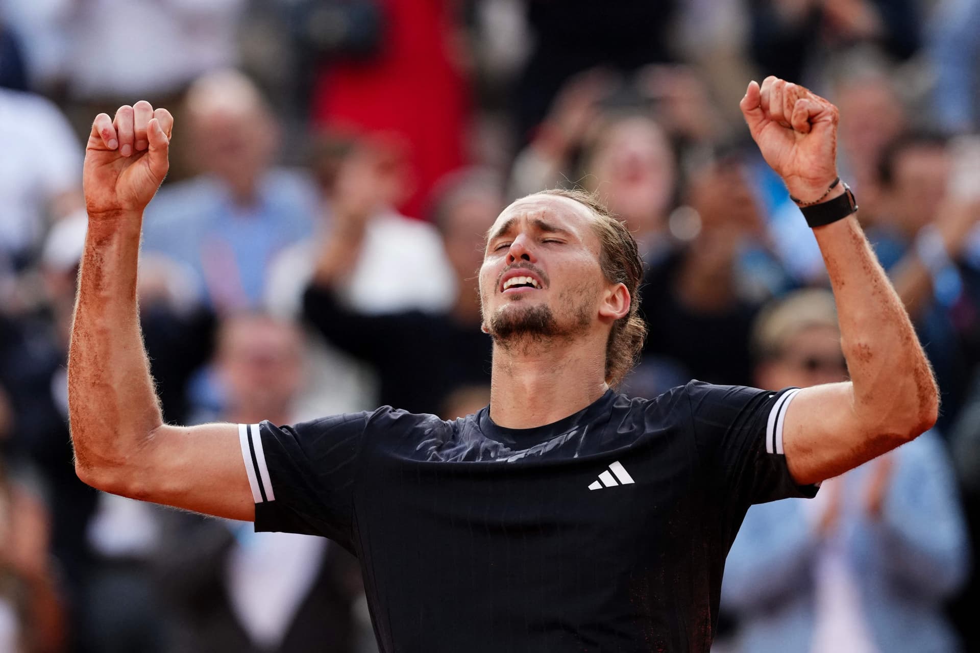 Nach Schlacht gegen Italiener Cobolli: Alexander Zverev holt seinen ersten Grand Slam!