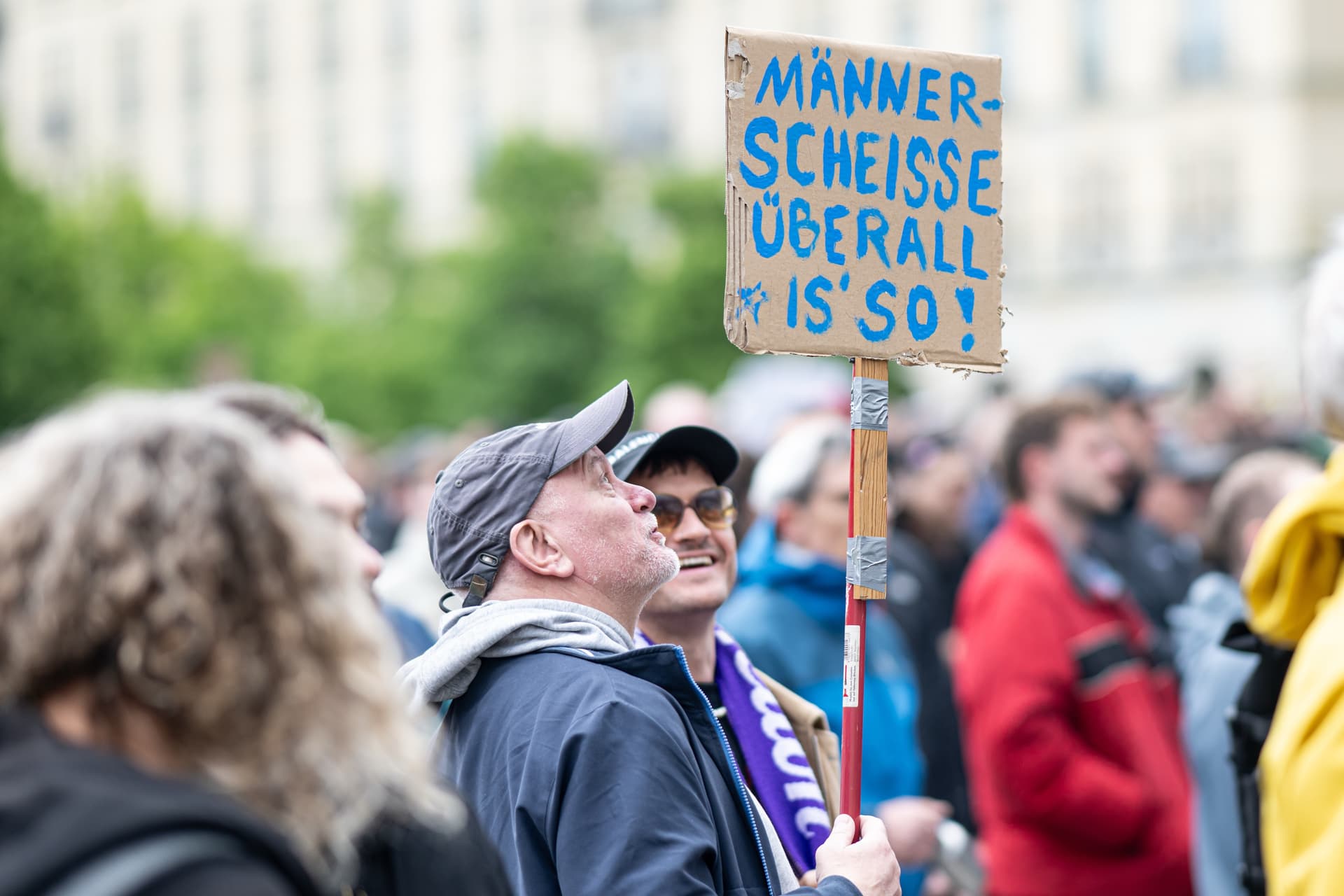 Demonstration von Männern gegen Männer: Von Ausländergewalt will hier niemand etwas wissen